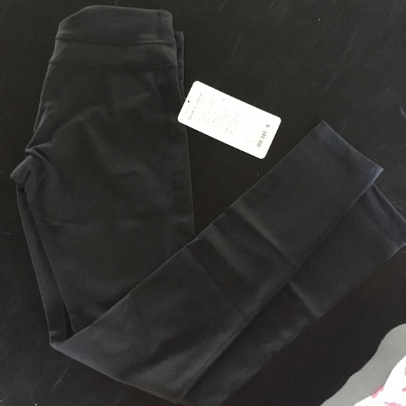 Lululemon Wunder Groove Pant
Shine Dot - Picture 5 of 7